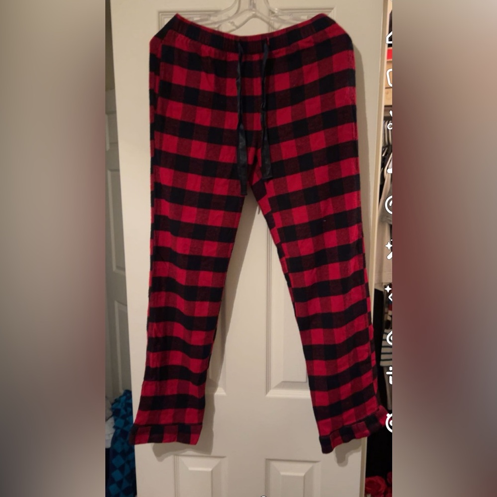 Pajama pants worn only a couple times very soft and comfortable